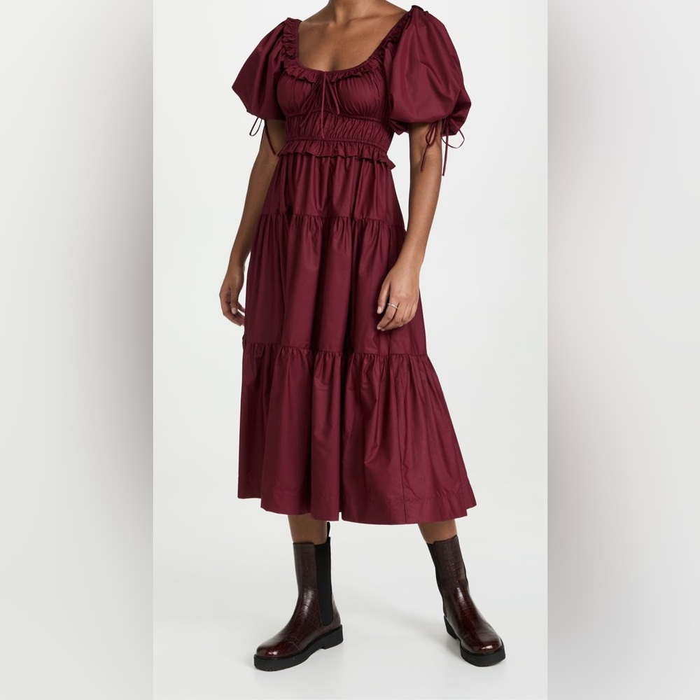 VGUC En Saison Tiered Poplin MIDI Dress in Maroon